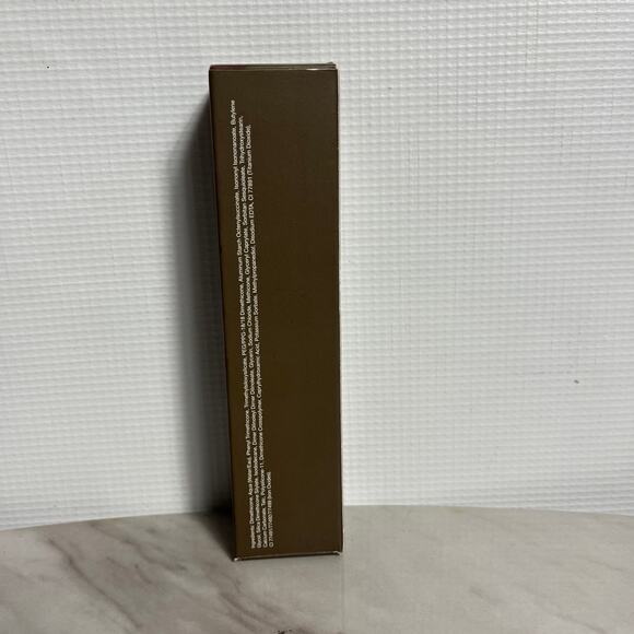 Becca Ultimate Coverage 24 hour Foundation 24 Hour Chestnut - Picture 3 of 6